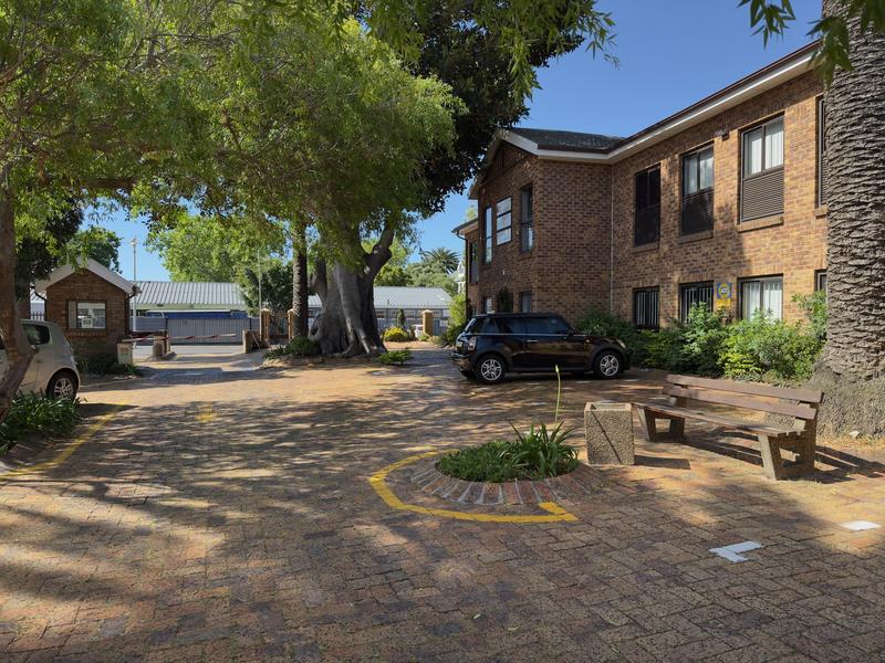 To Let Commercial Property for Rent in Claremont Western Cape